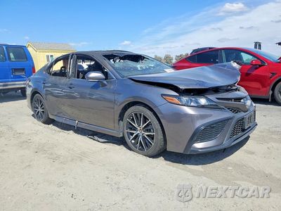 Czwarte zdjęcie samochodu z boku: 2023 TOYOTA CAMRY HYBRID SE VIN:4T1S31AK3PU059001 - miniatura