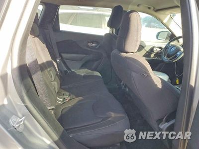 Zdjęcie 11 z 13 samochodu: 2016 JEEP CHEROKEE LATITUDE VIN:1C4PJLCB8GW177204 - miniatura