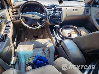 Zdjęcie 8 z 12 samochodu: 2002 HONDA ACCORD EX VIN:1HGCG16512A047425 - miniatura