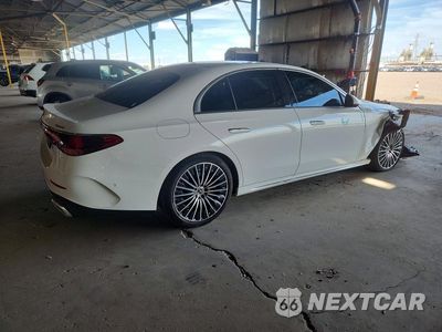 Trzecie zdjęcie samochodu z tyłu: 2025 MERCEDES-BENZ E 350 4MATIC VIN:W1KLF4HBXSA104667 - miniatura