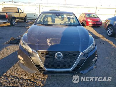 Piąte zdjęcie samochodu w środku: 2019 NISSAN ALTIMA SV VIN:1N4BL4DV4KC117827 - miniatura