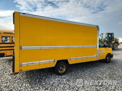 Trzecie zdjęcie samochodu z tyłu: 2011 GMC SAVANA BOX TRUCK VIN:1GD374CG2B1902098 - miniatura