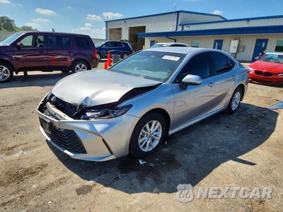 2025 TOYOTA CAMRY LE 4T1DAACK5SU536404 - główne zdjęcie licytacji z USA - miniatura