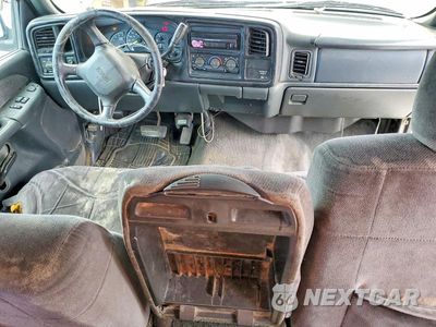 Zdjęcie 8 z 13 samochodu: 2002 GMC NEW SIERRA C1500 VIN:2GTEC19V421128038 - miniatura