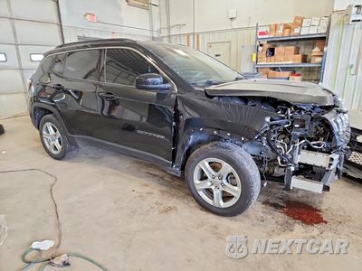Czwarte zdjęcie samochodu z boku: 2023 JEEP COMPASS LATITUDE VIN:3C4NJDBN0PT503544 - miniatura
