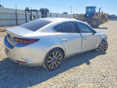 Trzecie zdjęcie samochodu z tyłu: 2019 MAZDA 3 SELECT VIN:3MZBPAAL6KM109482 - miniatura