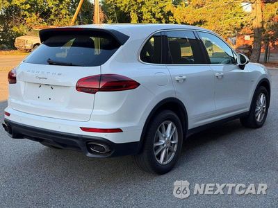 Czwarte zdjęcie samochodu z boku: 2015 PORSCHE CAYENNE VIN:WP1AF2A28FLA38063 - miniatura