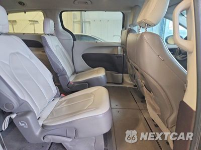 Zdjęcie 11 z 13 samochodu: 2018 CHRYSLER PACIFICA TOURING L VIN:2C4RC1BG2JR133008 - miniatura