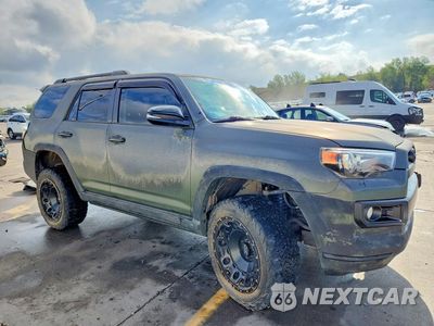 Czwarte zdjęcie samochodu z boku: 2018 TOYOTA 4RUNNER LIMITED VIN:JTEBU5JRXJ5518673 - miniatura