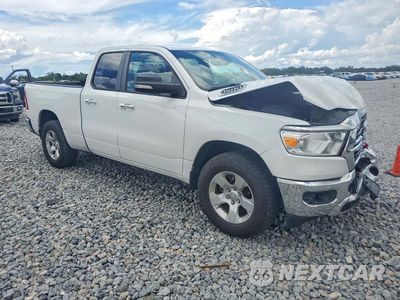 Czwarte zdjęcie samochodu z boku: 2019 RAM 1500 BIG HORN/LONE STAR VIN:1C6RREBT8KN838338 - miniatura