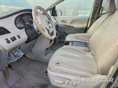 Zdjęcie 7 z 13 samochodu: 2014 TOYOTA SIENNA XLE 8-PASSENGER VIN:5TDYK3DC8ES524407 - miniatura