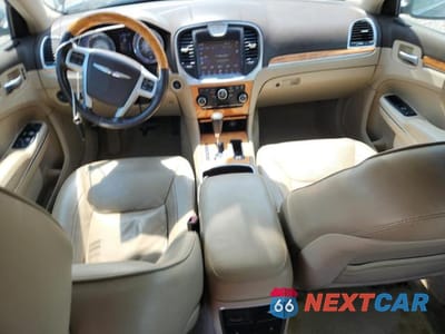 Zdjęcie 8 z 12 samochodu: 2013 CHRYSLER 300C VIN:2C3CCAET7DH618760 - miniatura