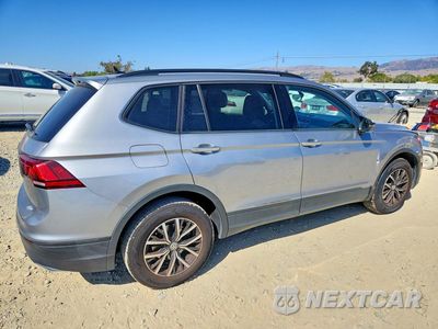 Trzecie zdjęcie samochodu z tyłu: 2021 VOLKSWAGEN TIGUAN S VIN:3VV1B7AX1MM144860 - miniatura