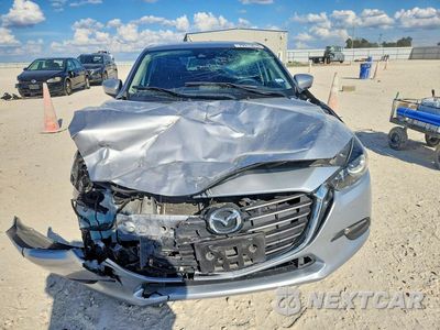 Piąte zdjęcie samochodu w środku: 2018 MAZDA 3 TOURING VIN:3MZBN1L36JM170784 - miniatura