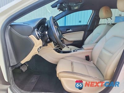 Zdjęcie 7 z 14 samochodu: 2016 MERCEDES-BENZ GLA 250 VIN:WDCTG4EB2GJ217834 - miniatura