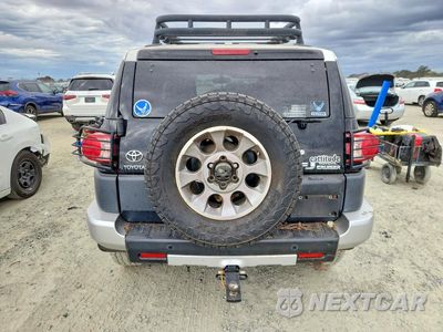 Zdjęcie 6 z 13 samochodu: 2011 TOYOTA FJ CRUISER BASE VIN:JTEBU4BF4BK107822 - miniatura