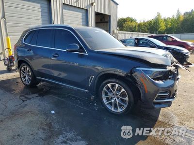 Czwarte zdjęcie samochodu z boku: 2021 BMW X5 XDRIVE40I VIN:5UXCR6C0XM9H52048 - miniatura