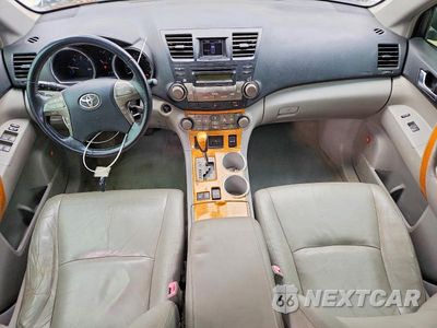 Zdjęcie 8 z 13 samochodu: 2008 TOYOTA HIGHLANDER HYBRID LIMITED VIN:JTEEW44A282024648 - miniatura