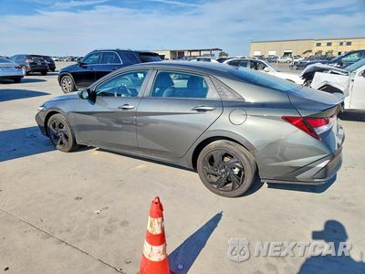 Drugie zdjęcie samochodu z przodu: 2026 HYUNDAI ELANTRA SEL SPORT VIN:KMHLM4DG5TU208254 - miniatura