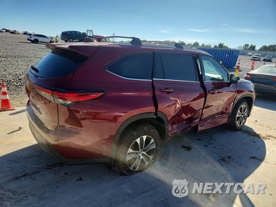 Trzecie zdjęcie samochodu z tyłu: 2022 TOYOTA HIGHLANDER XLE VIN:5TDGZRBH1NS589916 - miniatura