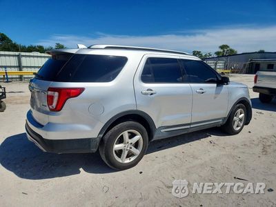 Trzecie zdjęcie samochodu z tyłu: 2017 FORD EXPLORER XLT VIN:1FM5K8D8XHGB88197 - miniatura