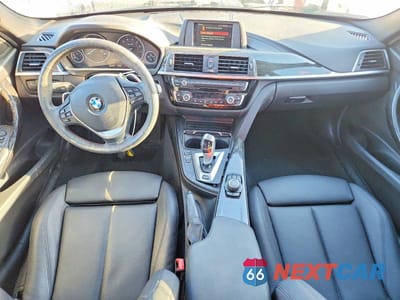 Zdjęcie 8 z 12 samochodu: 2018 BMW 3ER 330E VIN:WBA8E1C53JA177927 - miniatura
