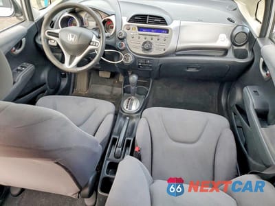 Zdjęcie 8 z 12 samochodu: 2013 HONDA FIT VIN:JHMGE8H3XDC081900 - miniatura