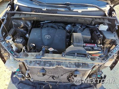 Zdjęcie 12 z 13 samochodu: 2018 TOYOTA HIGHLANDER LE VIN:5TDZZRFH3JS258901 - miniatura