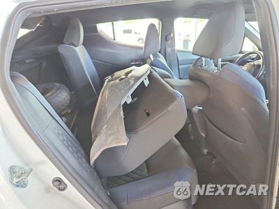 Zdjęcie 10 z 12 samochodu: 2021 TOYOTA C-HR XLE VIN:NMTKHMBXXMR125401 - miniatura
