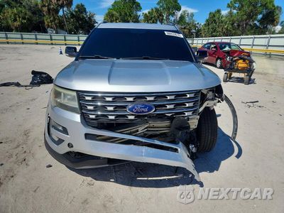 Piąte zdjęcie samochodu w środku: 2017 FORD EXPLORER XLT VIN:1FM5K8D8XHGB88197 - miniatura
