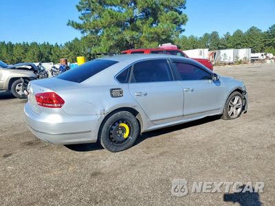 Trzecie zdjęcie samochodu z tyłu: 2015 VOLKSWAGEN PASSAT SE VIN:1VWBT7A37FC059195 - miniatura