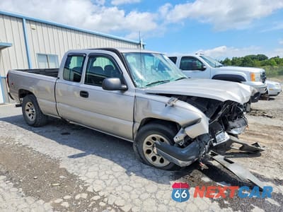 Czwarte zdjęcie samochodu z boku: 2005 CHEVROLET SILVERADO K1500 VIN:2GCEK19V751217917 - miniatura