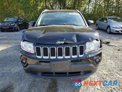 Piąte zdjęcie samochodu w środku: 2012 JEEP COMPASS SPORT VIN:1C4NJDBB1CD564410 - miniatura