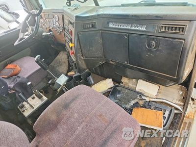Zdjęcie 8 z 12 samochodu: 2019 WESTERN STAR 4900 SEMI TRUCK VIN:5KJNALD18KPKK2905 - miniatura