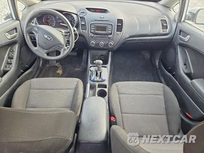 Zdjęcie 8 z 12 samochodu: 2018 KIA FORTE LX VIN:3KPFK4A72JE205562 - miniatura