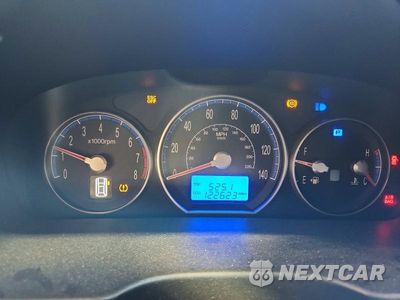 Zdjęcie 9 z 13 samochodu: 2007 HYUNDAI SANTA FE SE VIN:5NMSH73E37H027866 - miniatura