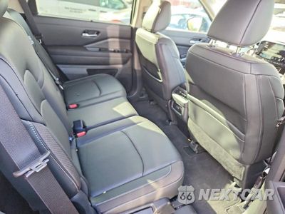 Zdjęcie 11 z 13 samochodu: 2025 NISSAN PATHFINDER SL VIN:5N1DR3CC7SC305524 - miniatura
