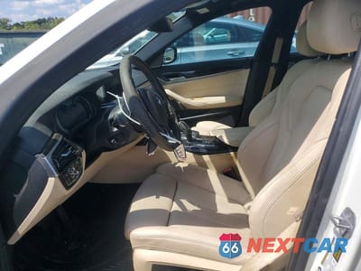Zdjęcie 7 z 12 samochodu: 2018 BMW 530E VIN:WBAJA9C57JB250187 - miniatura