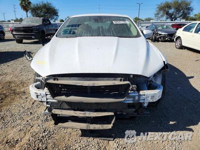 Piąte zdjęcie samochodu w środku: 2017 FORD FUSION SE HYBRID VIN:3FA6P0LU2HR408912 - miniatura