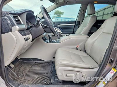 Zdjęcie 7 z 14 samochodu: 2018 TOYOTA HIGHLANDER XLE VIN:5TDJZRFHXJS524461 - miniatura