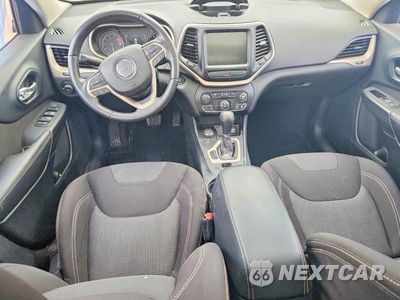 Zdjęcie 8 z 12 samochodu: 2016 JEEP CHEROKEE LATITUDE VIN:1C4PJMCSXGW146008 - miniatura