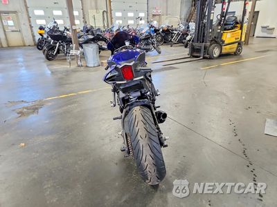 Czwarte zdjęcie samochodu z boku: 2019 YAMAHA YZFR1 VIN:JYARN39EXKA004588 - miniatura