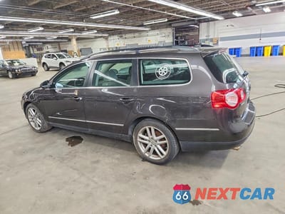 Drugie zdjęcie samochodu z przodu: 2008 VOLKSWAGEN PASSAT WAGON LUX VIN:WVWTK93C88E108768 - miniatura