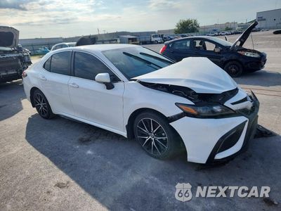 Czwarte zdjęcie samochodu z boku: 2022 TOYOTA CAMRY SE VIN:4T1G11AK5NU713053 - miniatura