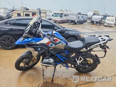 Trzecie zdjęcie samochodu z tyłu: 2018 BMW R1200 GS VIN:WB10A6105JZ656929 - miniatura