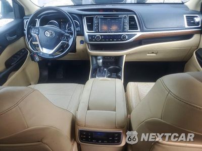 Zdjęcie 8 z 14 samochodu: 2017 TOYOTA HIGHLANDER HYBRID LIMITED PLATINUM VIN:5TDDGRFH8HS029754 - miniatura