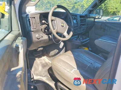 Zdjęcie 8 z 12 samochodu: 2019 CHEVROLET EXPRESS G2500 VIN:1GCWGAFP0K1166368 - miniatura