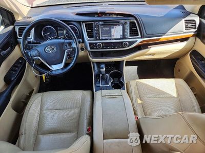 Zdjęcie 8 z 14 samochodu: 2018 TOYOTA HIGHLANDER LIMITED PLATINUM VIN:5TDDZRFH8JS863653 - miniatura