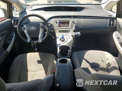 Zdjęcie 8 z 13 samochodu: 2013 TOYOTA PRIUS THREE VIN:JTDKN3DU7D1689379 - miniatura