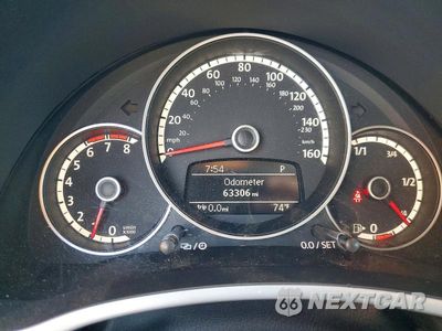 Zdjęcie 9 z 12 samochodu: 2015 VOLKSWAGEN BEETLE 1.8T VIN:3VW517AT8FM805493 - miniatura